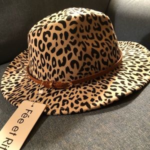 Gorgeous Wide Brim Leopard Hat With Belt Belt Buckle